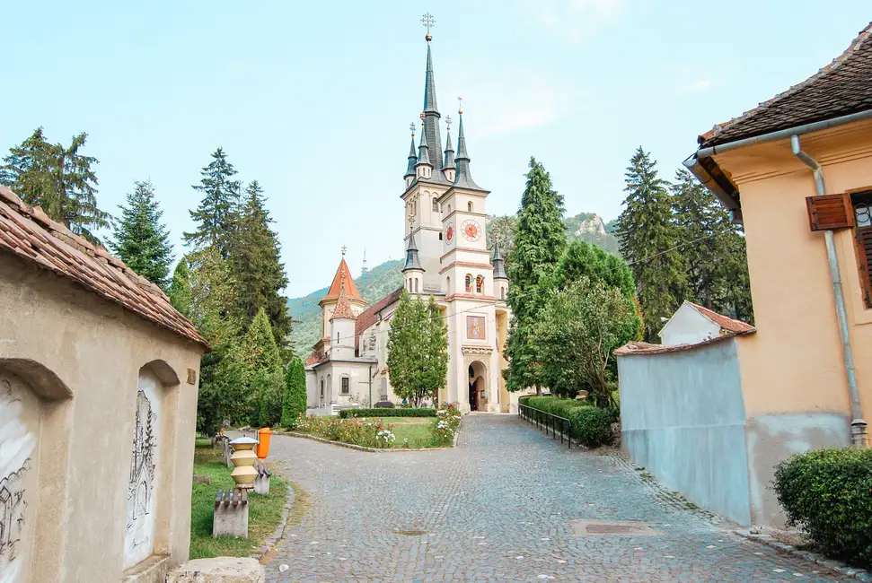 Bucharest: Dracula's Castle, Peleș Castle & Brașov Day Trip