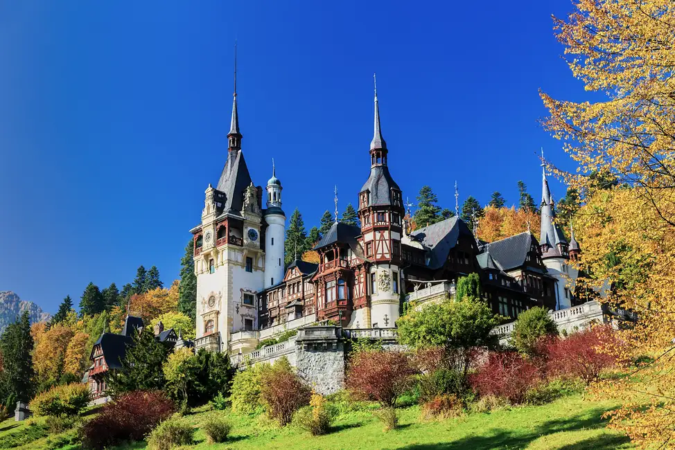 Da Bucarest: Castello di Dracula, Peleș e Brașov, gita di un giorno intero